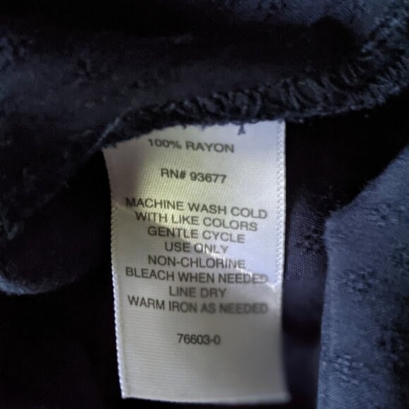 Liz Claiborne sleeveless tunic top - Picture 5 of 6